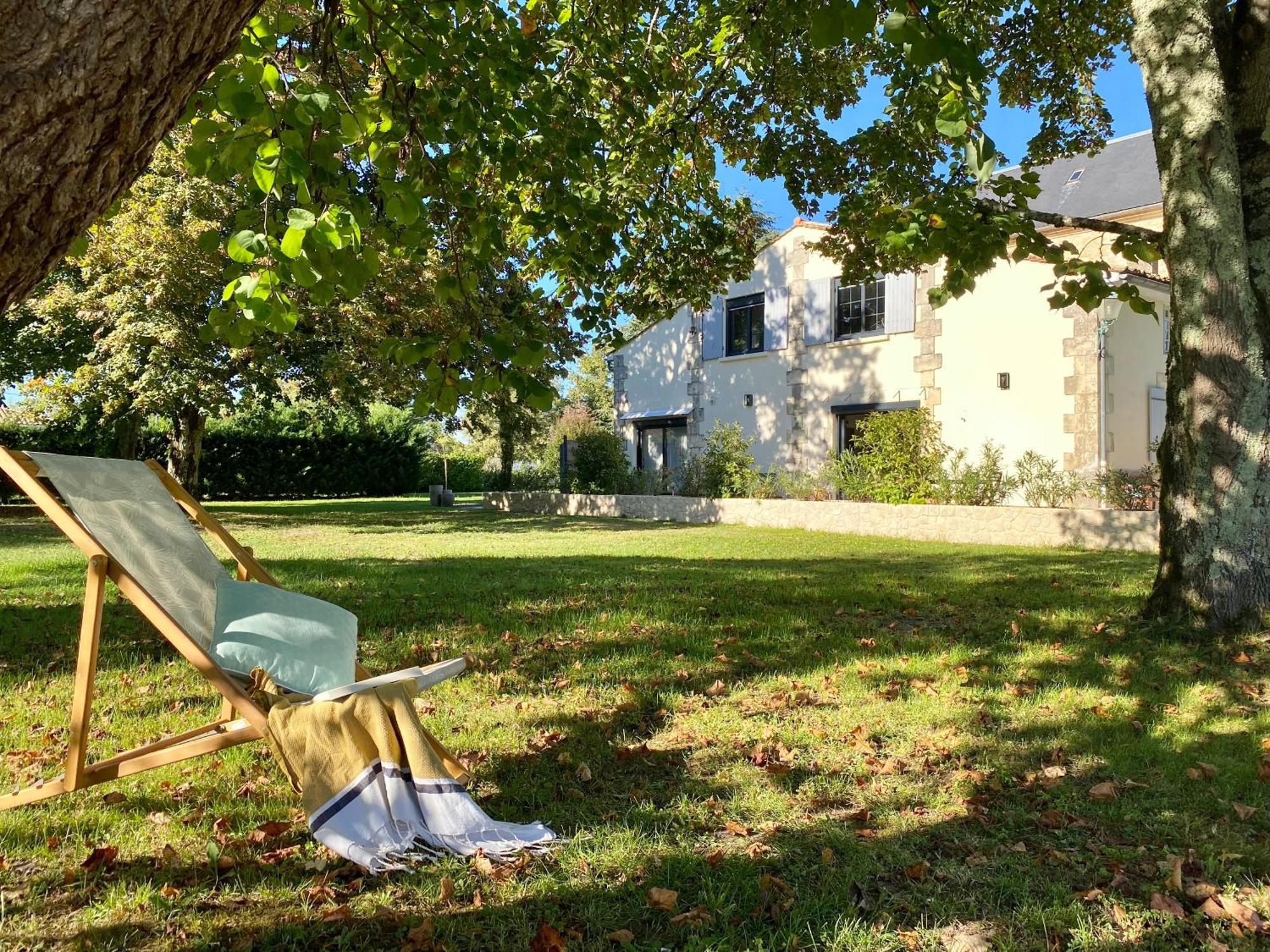 La Maison Du Champ De Beaumont Galgon Exterior photo